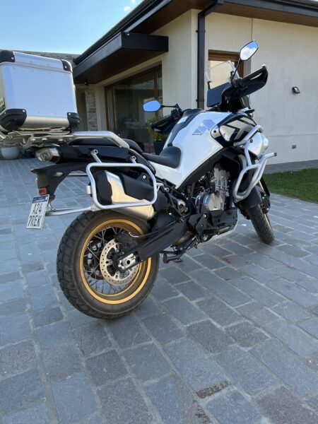 Motocicleta CF800cc