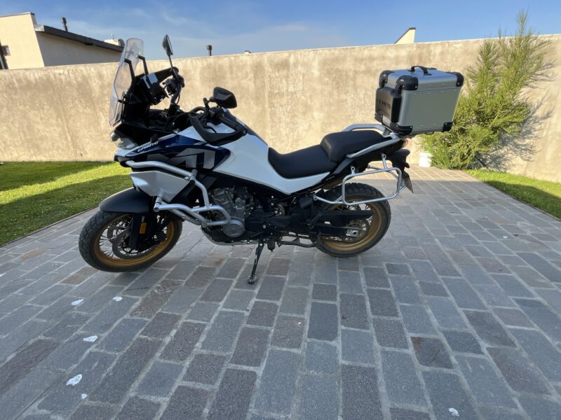 Motocicleta CF800cc