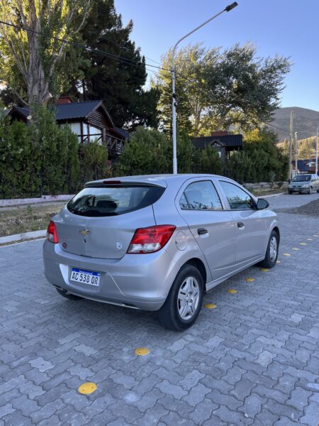 Chevrolet Ónix Joy +