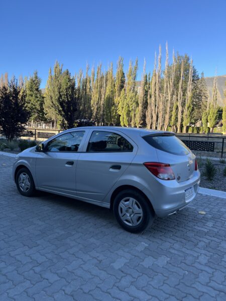 Chevrolet Ónix Joy +