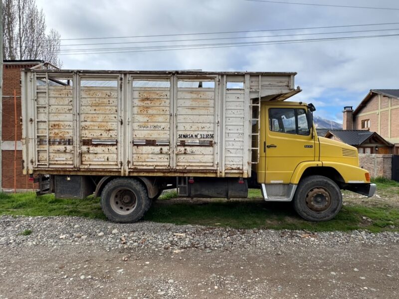 Mercedes Benz 1215