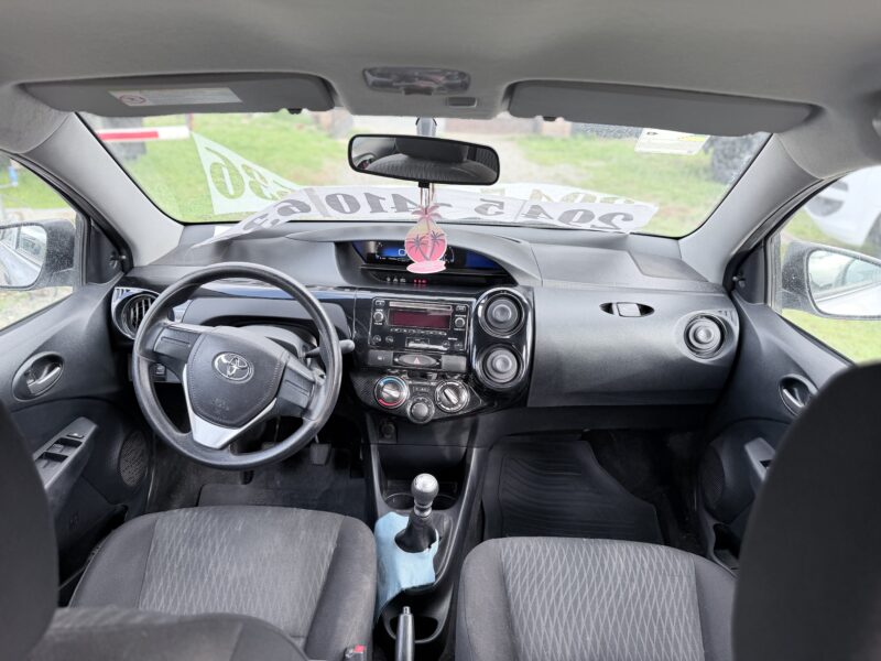 Toyota Etios X 2022